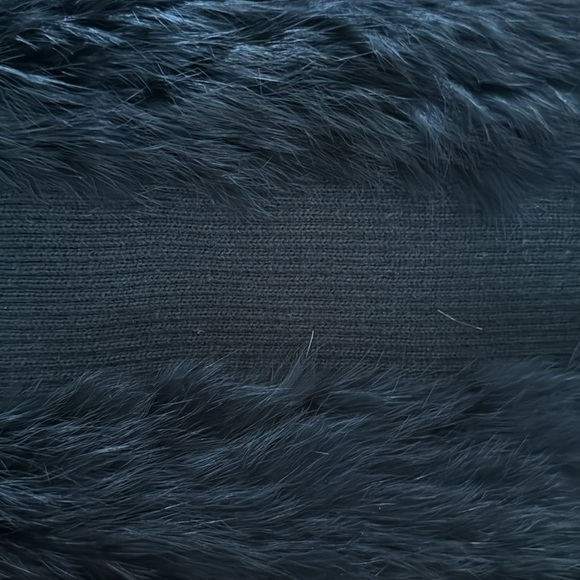 Dolce Cabo Genuine Fur Vest - Picture 7 of 8